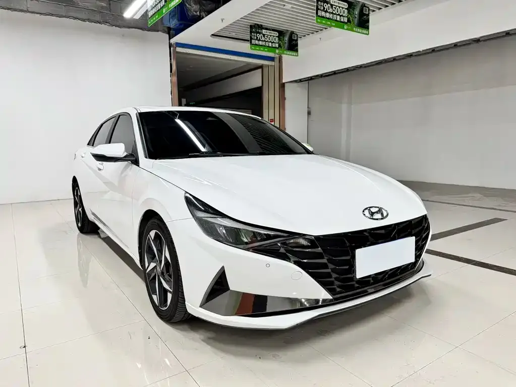Hyundai Elantra — фото 10