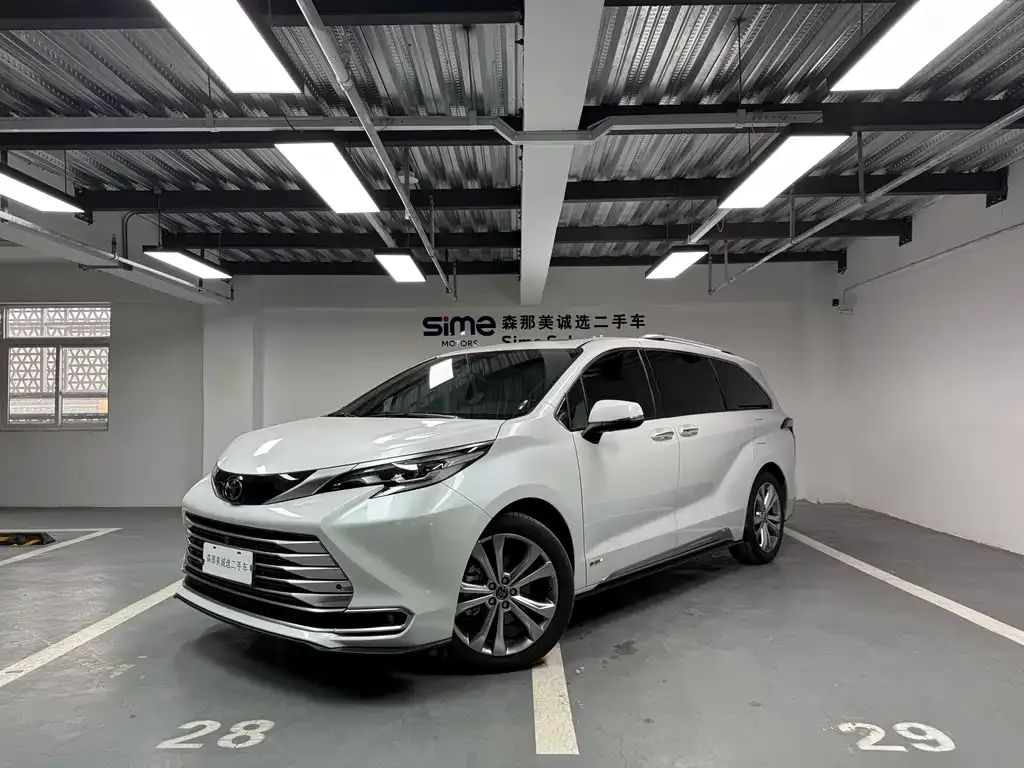 Toyota Sienna 2024 из CN, фото 1