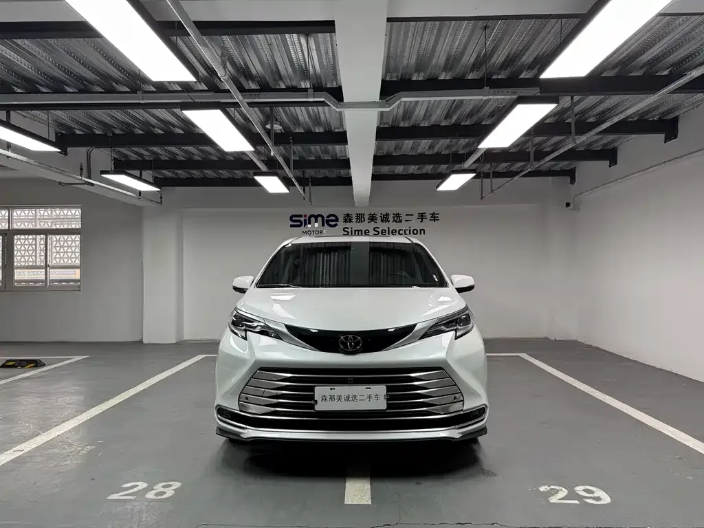 Toyota Sienna 2024 из CN, фото 4