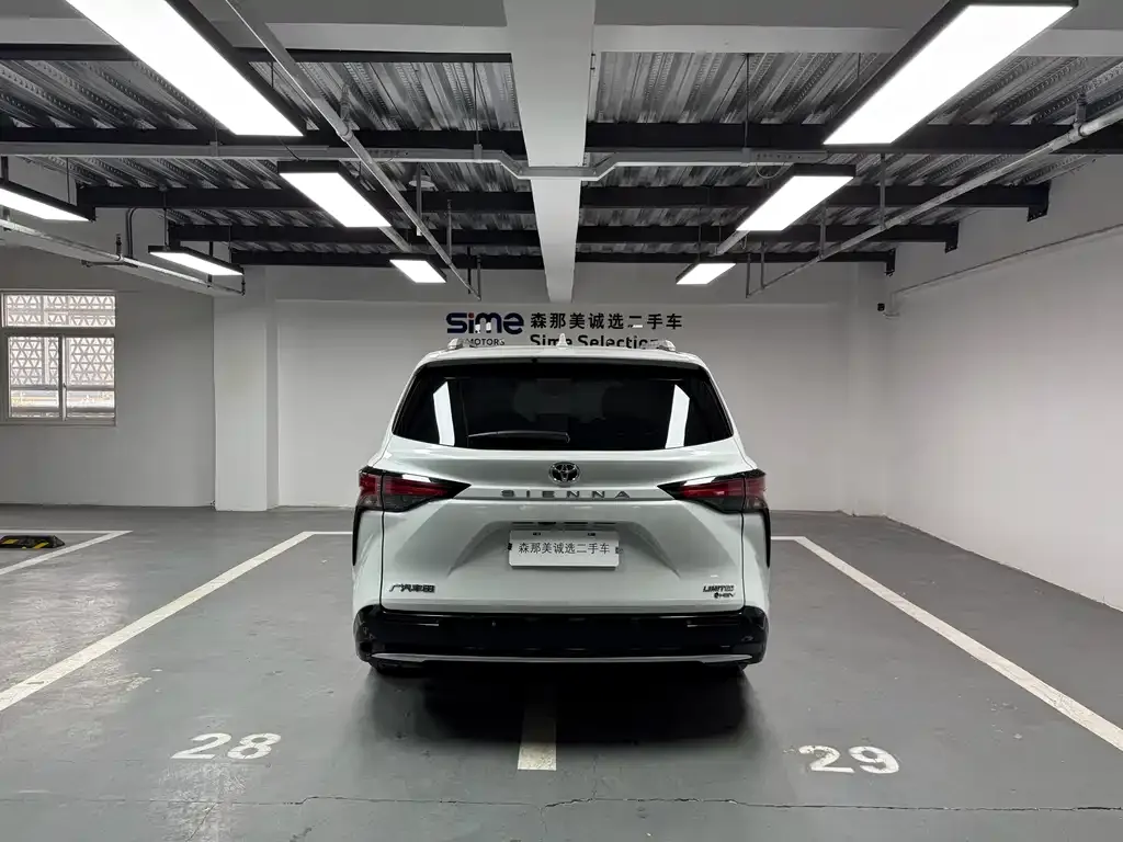 Toyota Sienna 2024 из CN, фото 6