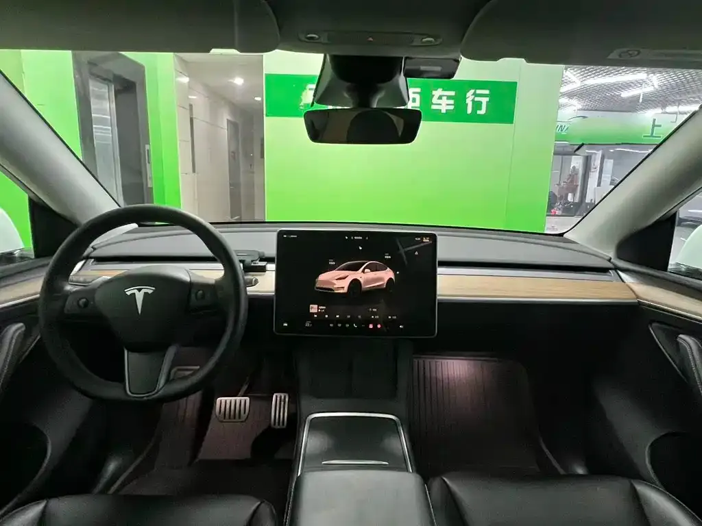 Tesla Model Y — фото 5