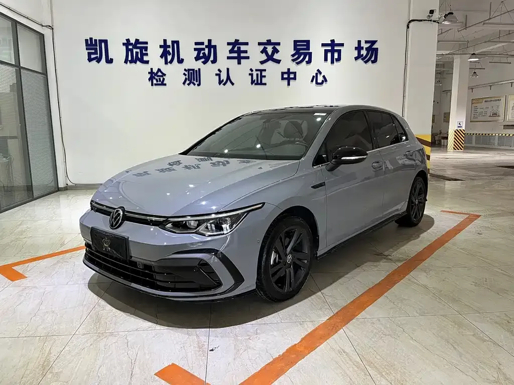 Volkswagen Golf 2023 из CN, фото 1