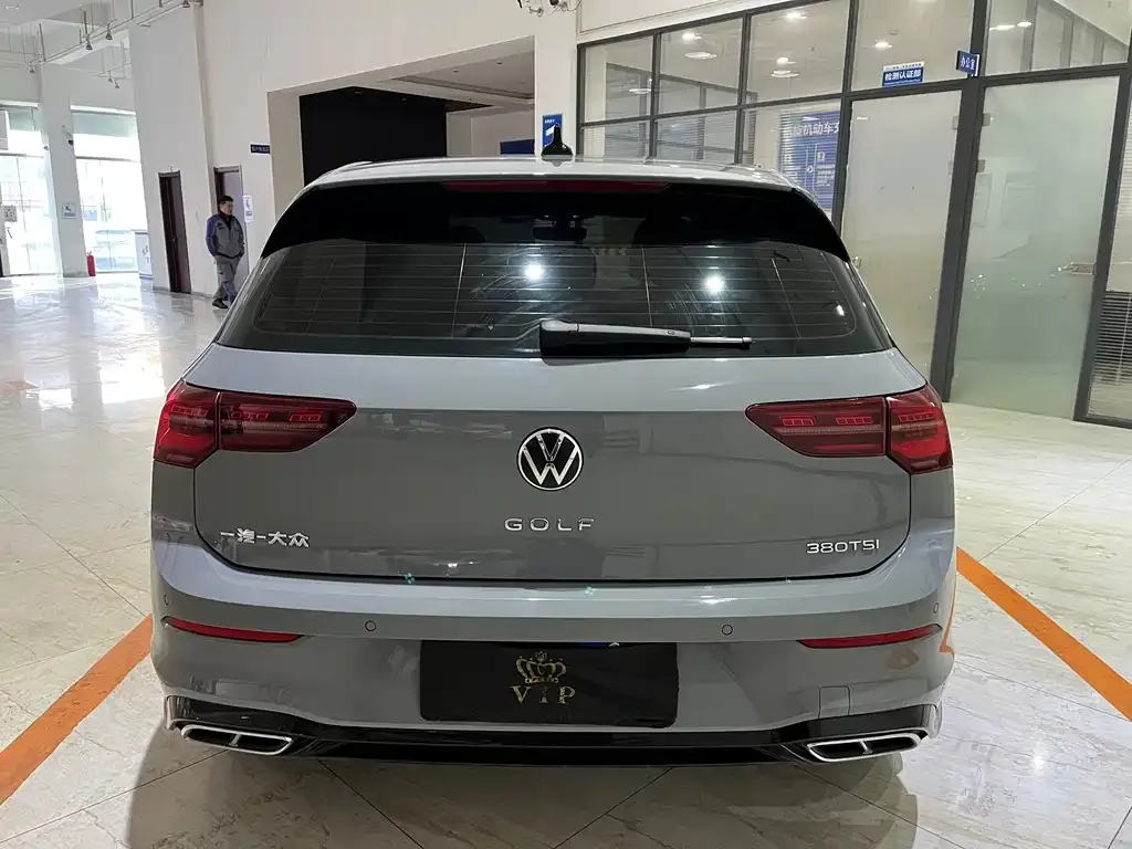 Volkswagen Golf 2023 из CN, фото 3