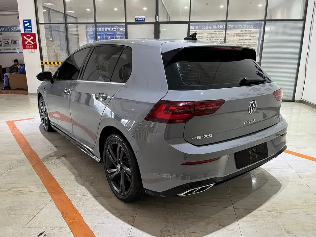 Volkswagen Golf 2023 из CN, фото 7