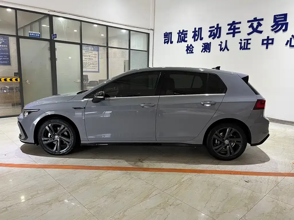 Volkswagen Golf 2023 из CN, фото 6