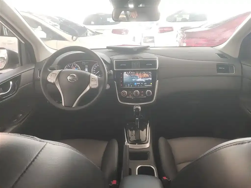 Nissan Tiida 2022 из CN, фото 2