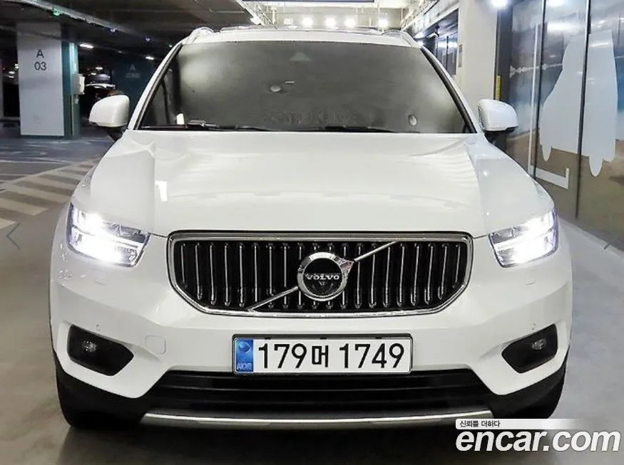 Volvo XC40 — фото 3