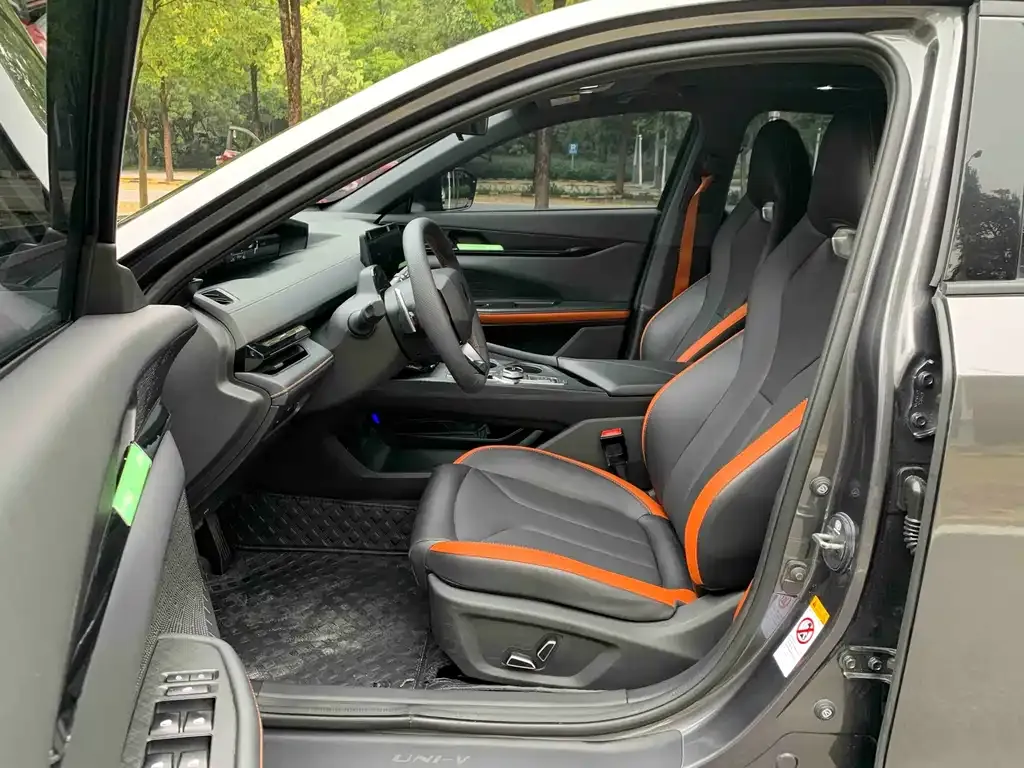 Changan UNI-V 2023 из CN, фото 4