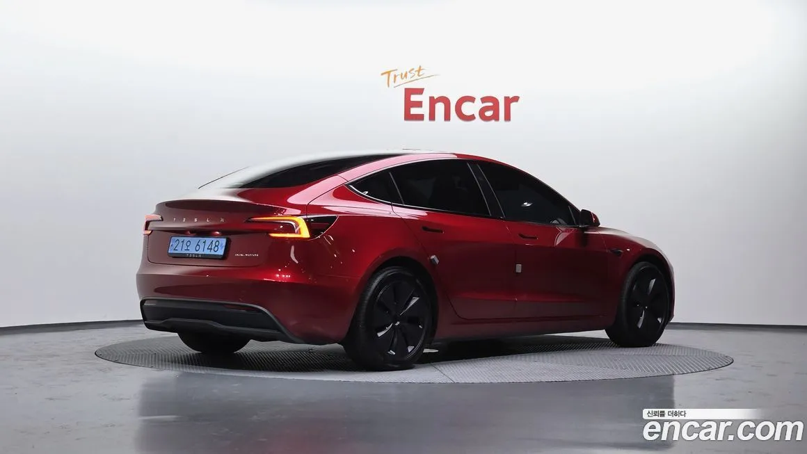 Tesla Model 3 — фото 4