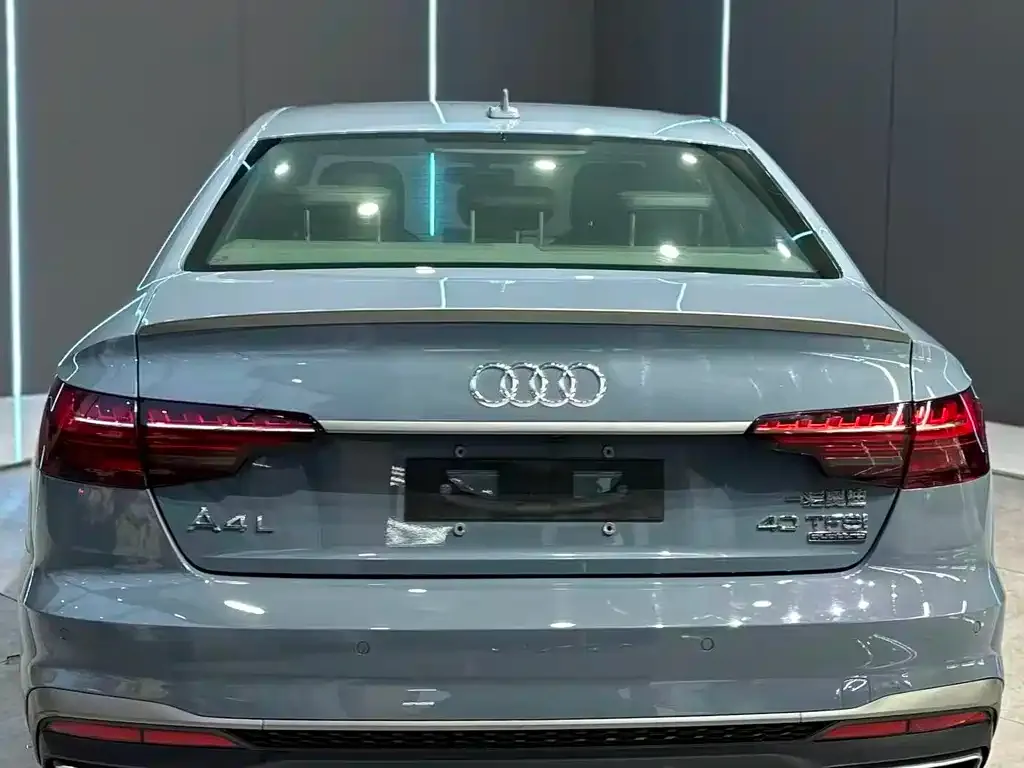Audi A4L 2022 из CN, фото 2