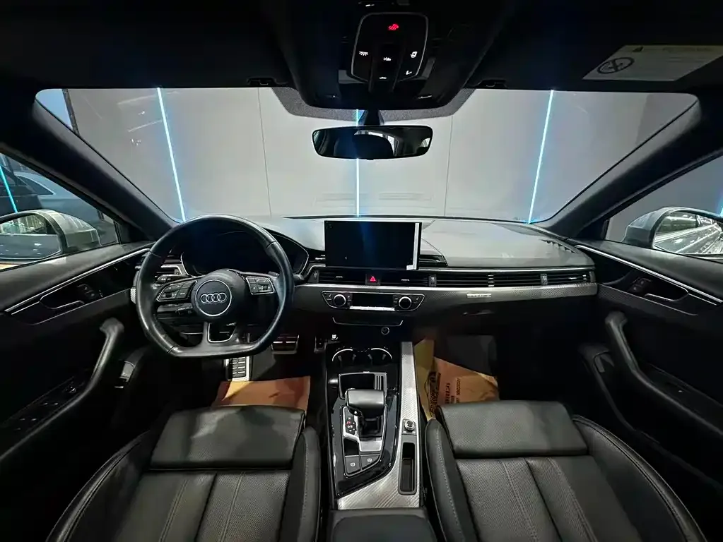 Audi A4L 2022 из CN, фото 9