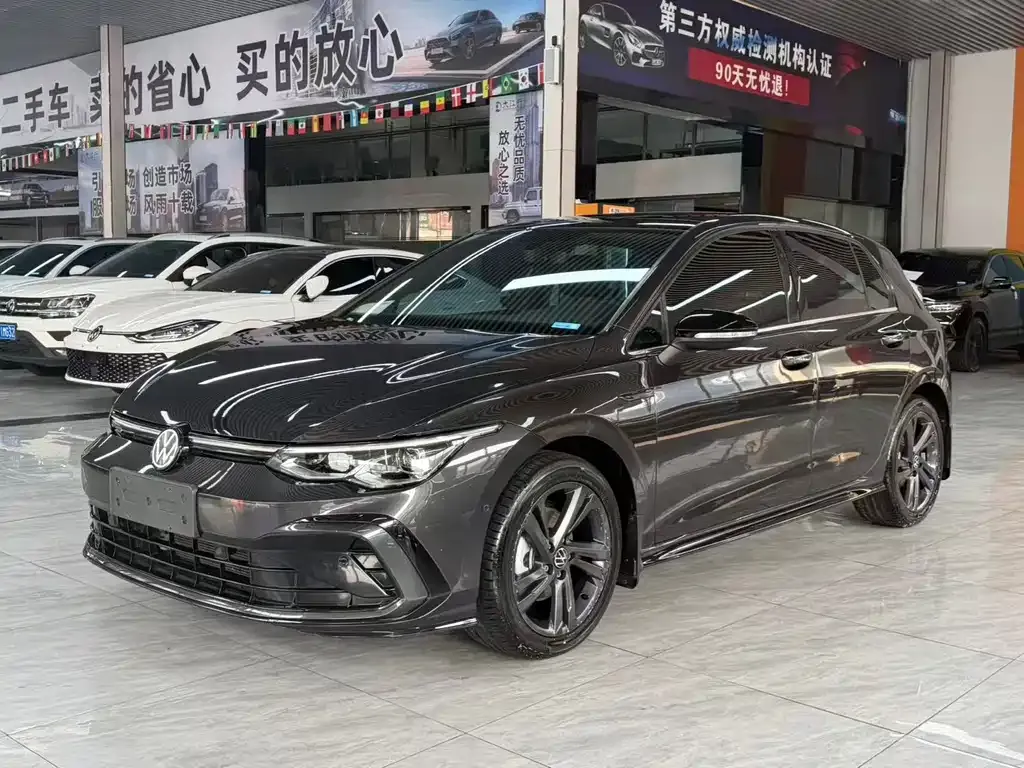 Volkswagen Golf 2023 из CN, фото 1