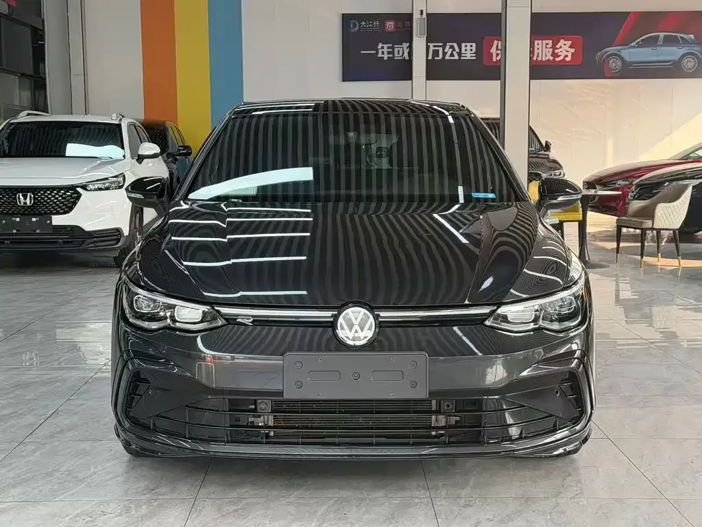 Volkswagen Golf 2023 из CN, фото 3