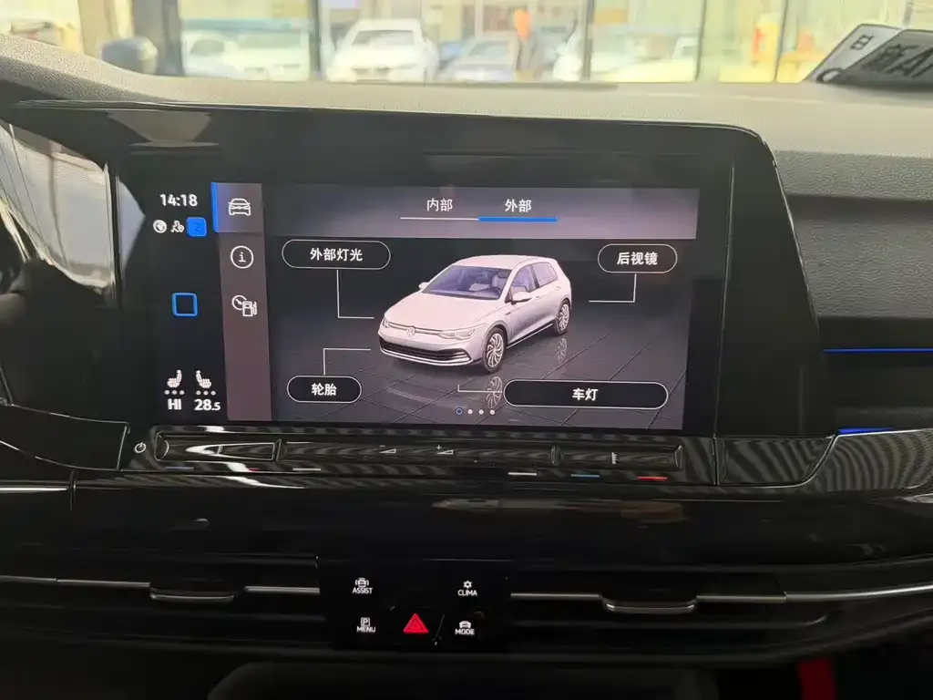 Volkswagen Golf 2023 из CN, фото 8