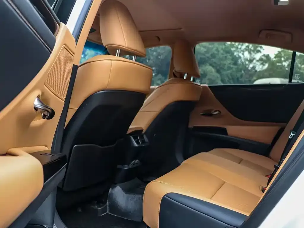 Lexus ES 2024 из CN, фото 2