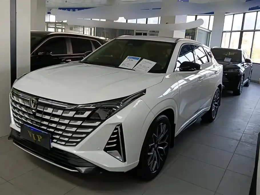 Changan CS75PLUS — фото 1