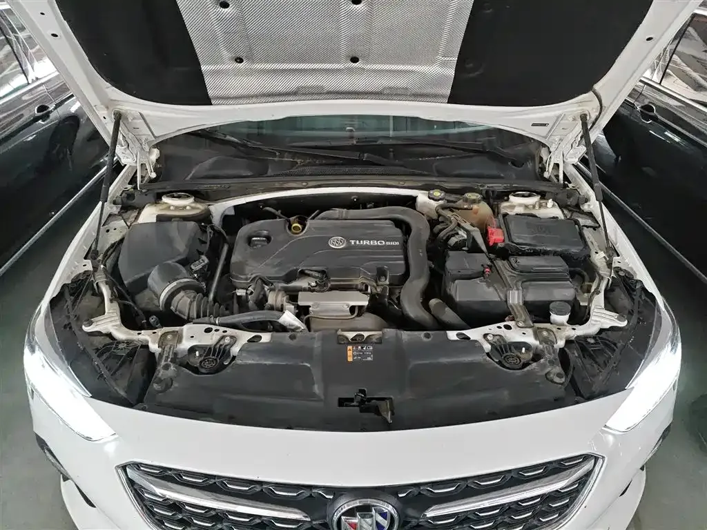 Buick Regal — фото 10