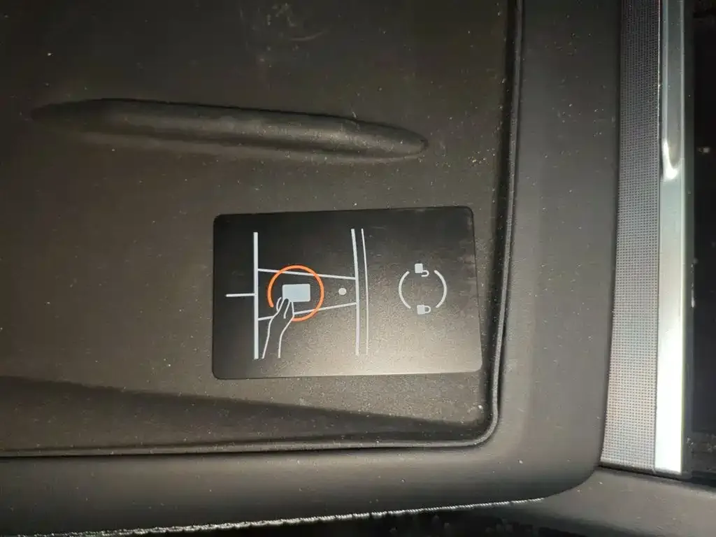 [object Object] Model 3 2023 из CN, фото 9