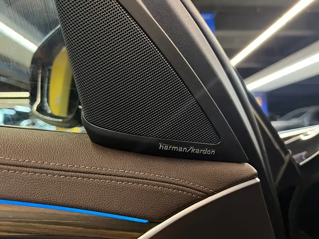 BMW 5 Series New Energy — фото 6