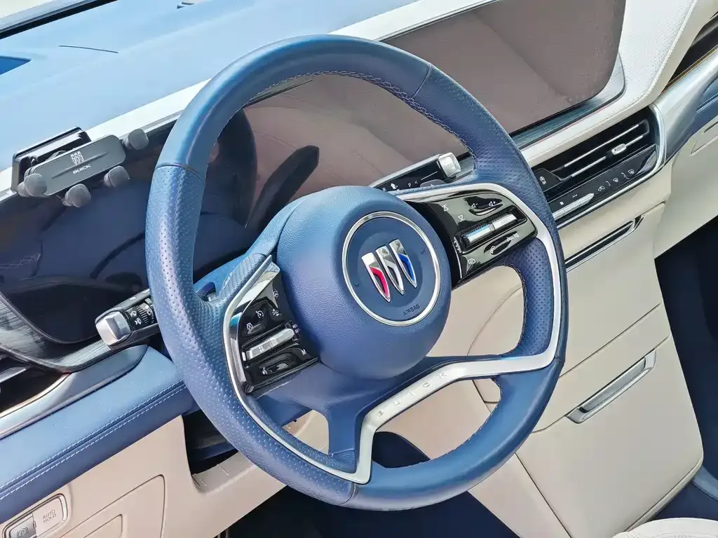 Buick Century 2023 из CN, фото 6