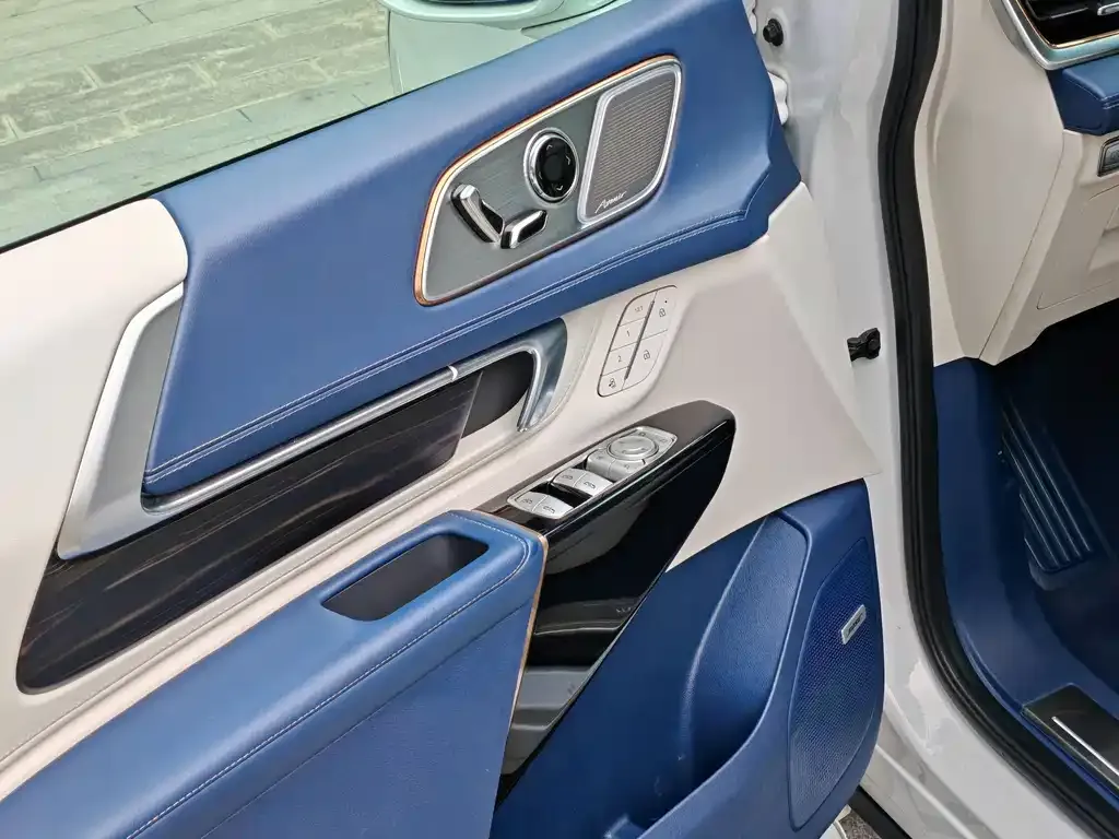 Buick Century 2023 из CN, фото 7