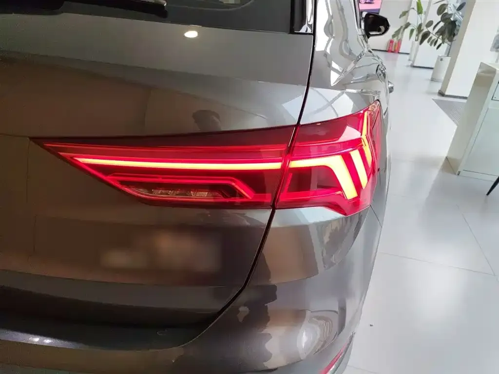 Audi Q3 2024 из CN, фото 2