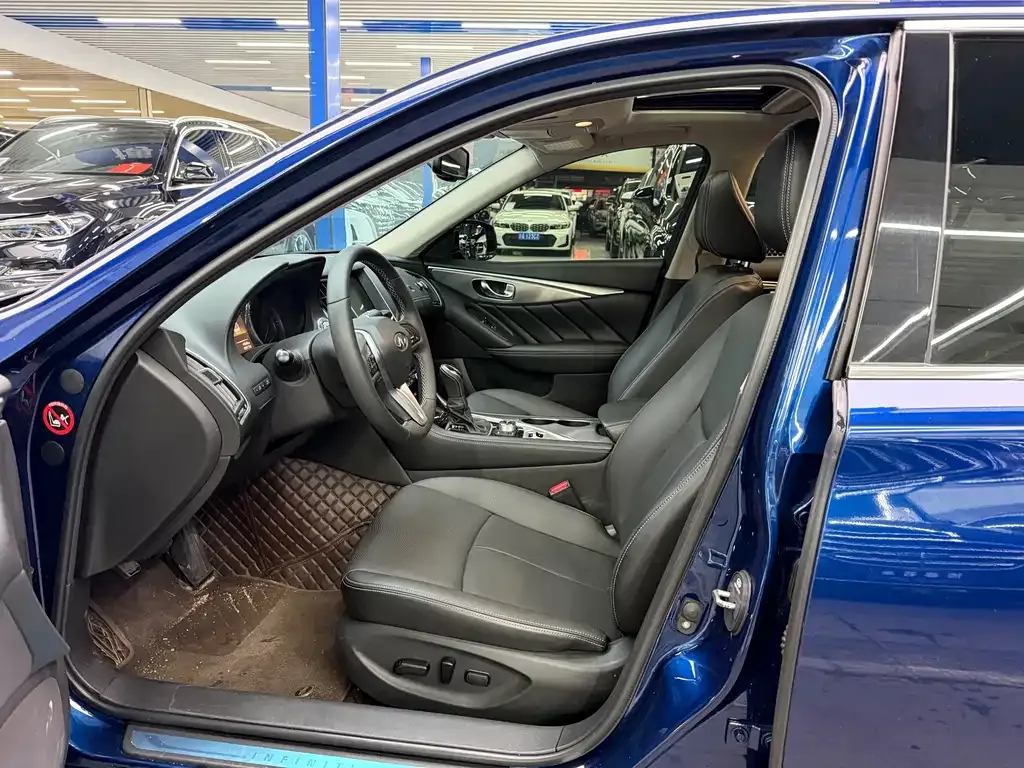 Infiniti Q50L 2023 из CN, фото 6