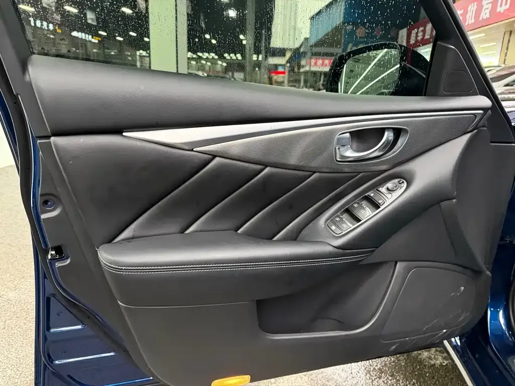 Infiniti Q50L 2023 из CN, фото 7