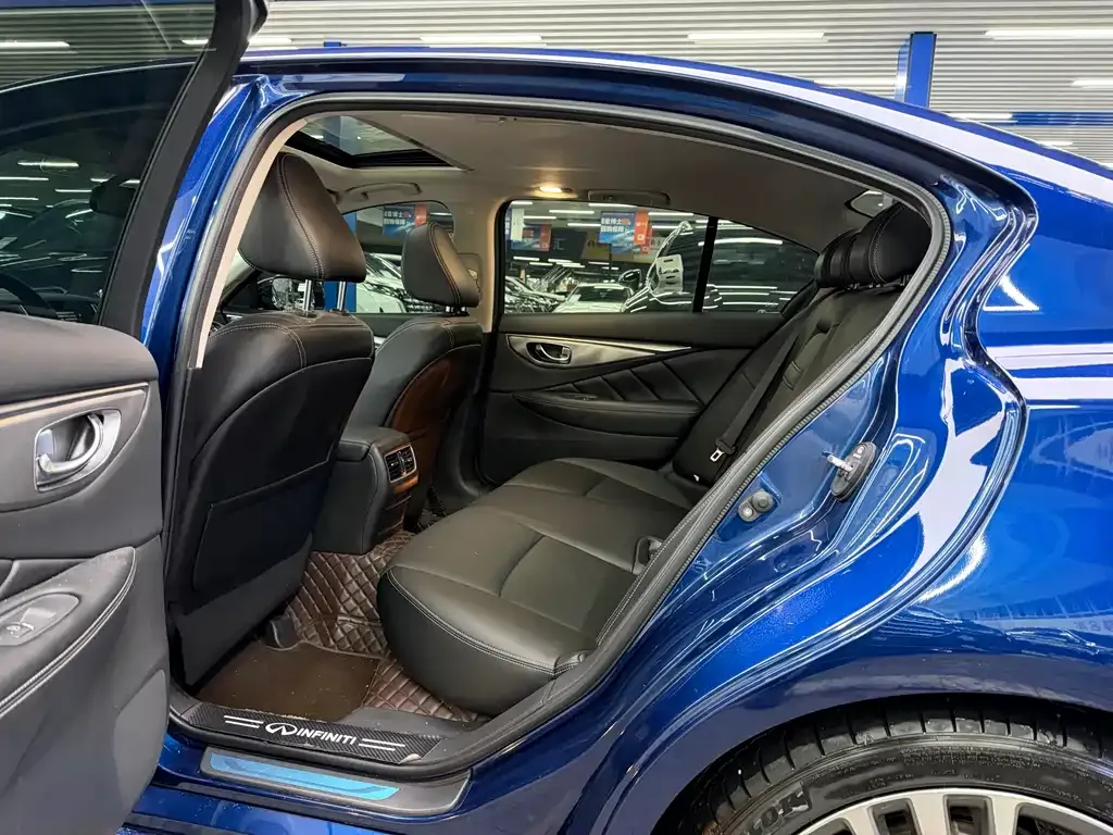 Infiniti Q50L 2023 из CN, фото 8