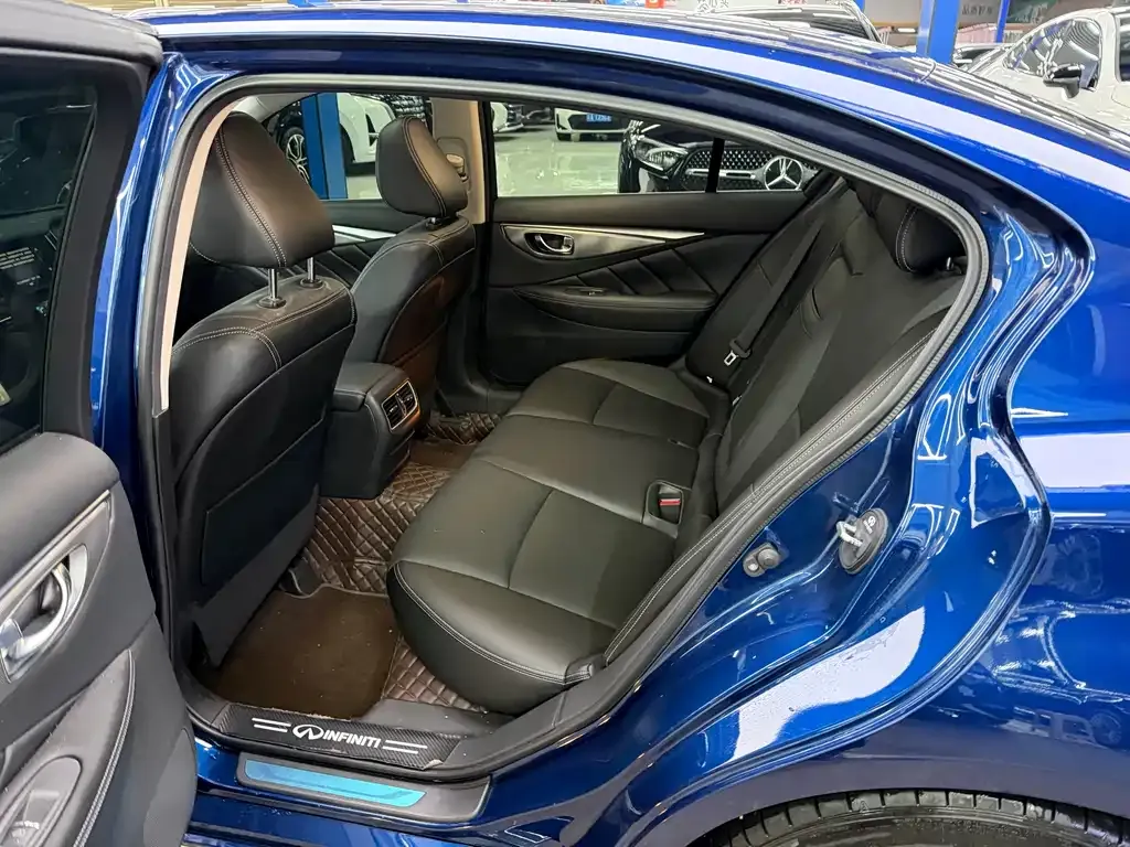 Infiniti Q50L 2023 из CN, фото 9