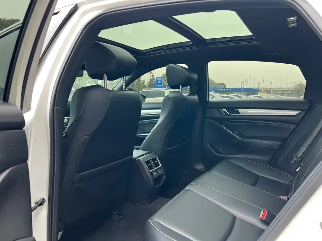 Honda Inspire 2023 из CN, фото 4