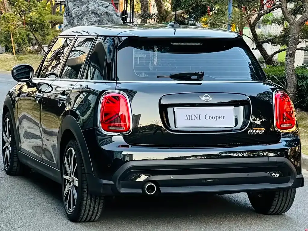 MINI Cooper (3-door) 2023 из CN, фото 9