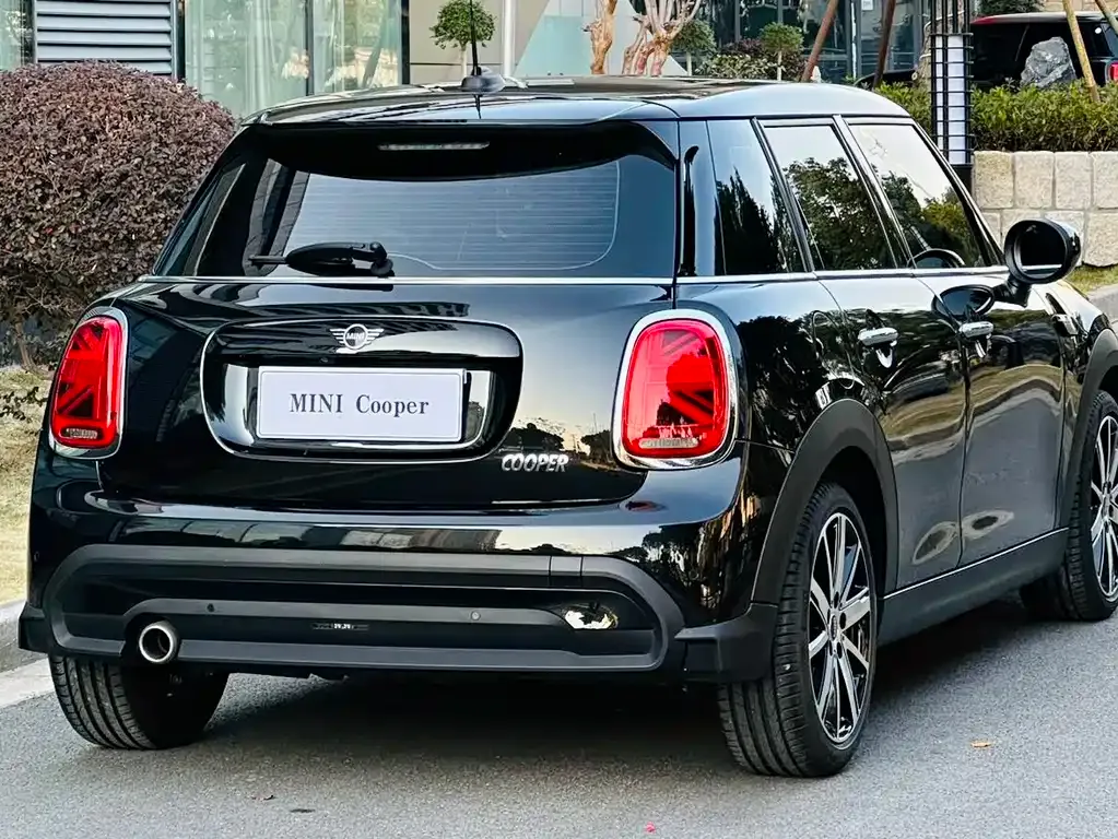 MINI Cooper (3-door) 2023 из CN, фото 8