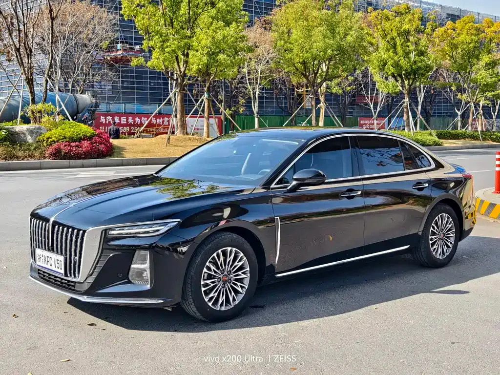Hongqi H5 — фото 1