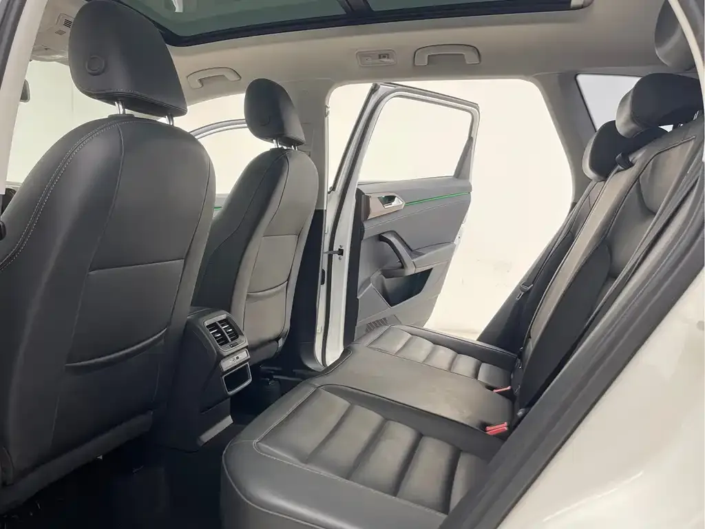 Volkswagen Tharu 2021 из CN, фото 8