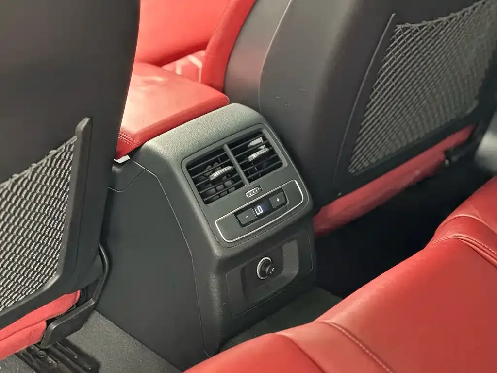 Audi S4 2023 из CN, фото 5