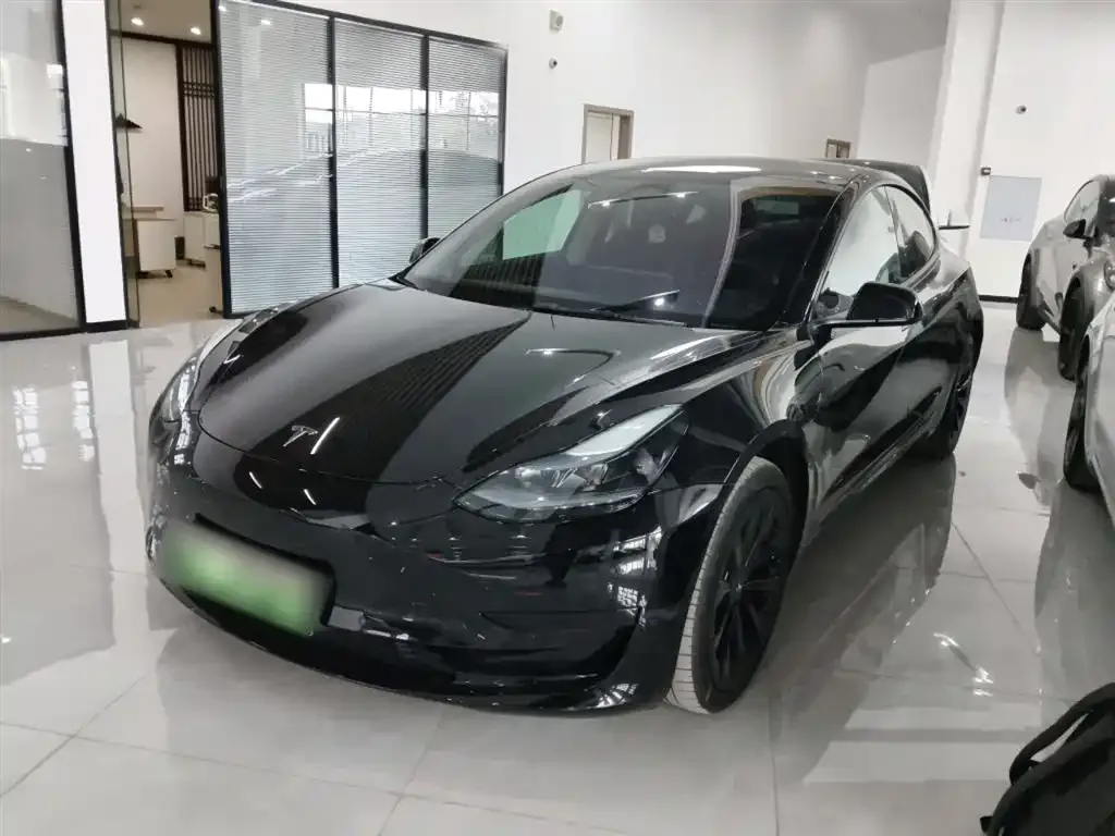 Tesla Model 3 — фото 2