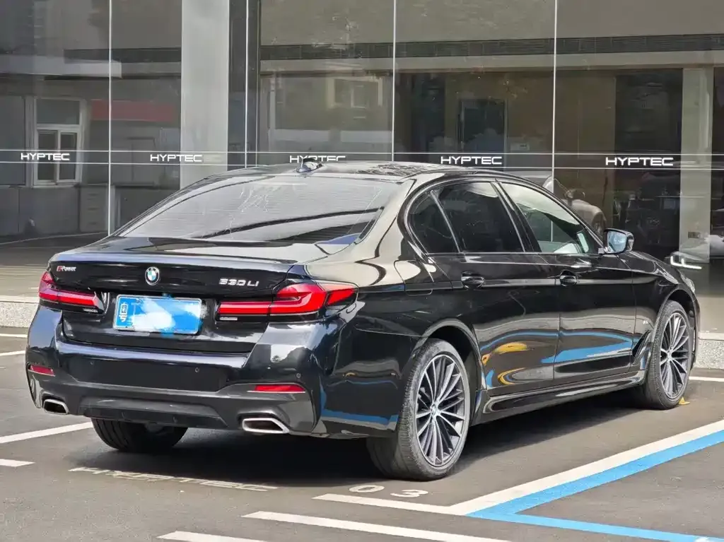 BMW 5 Series 2022 из CN, фото 9