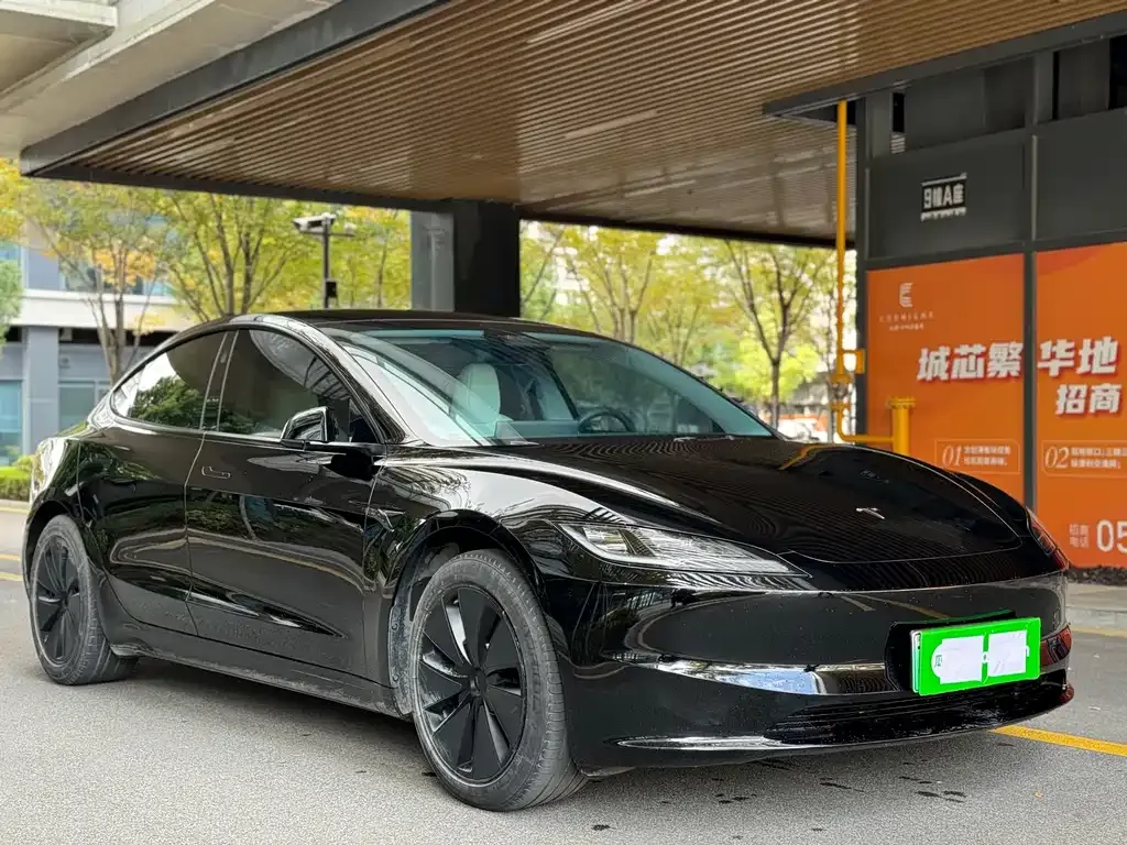 Tesla Model 3 — фото 5