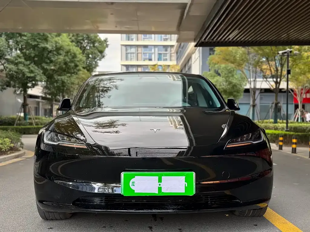 Tesla Model 3 — фото 8