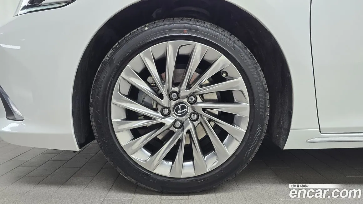 Lexus ES 2026 из KR, фото 9