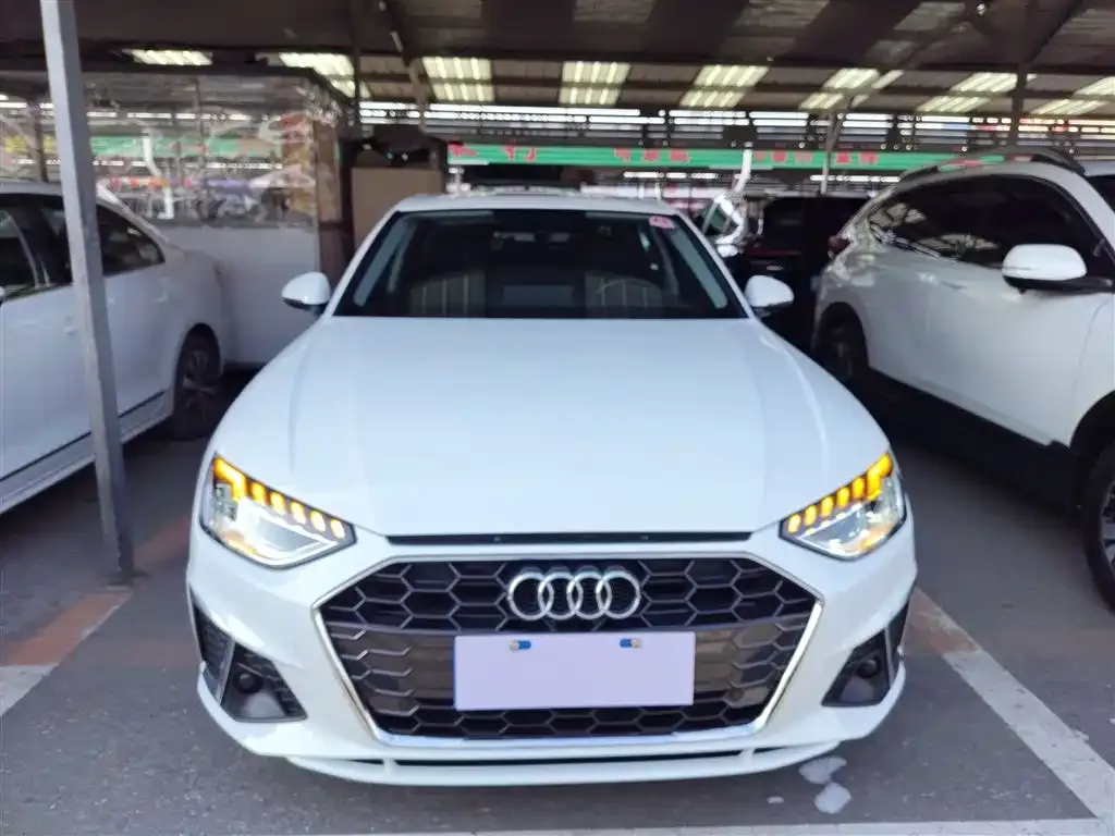 Audi A4L 2023 из CN, фото 3