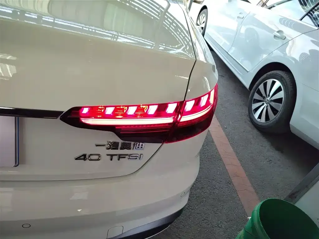 Audi A4L 2023 из CN, фото 7