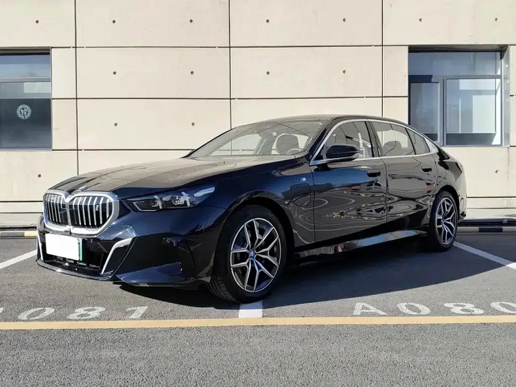 BMW i5 — фото 1