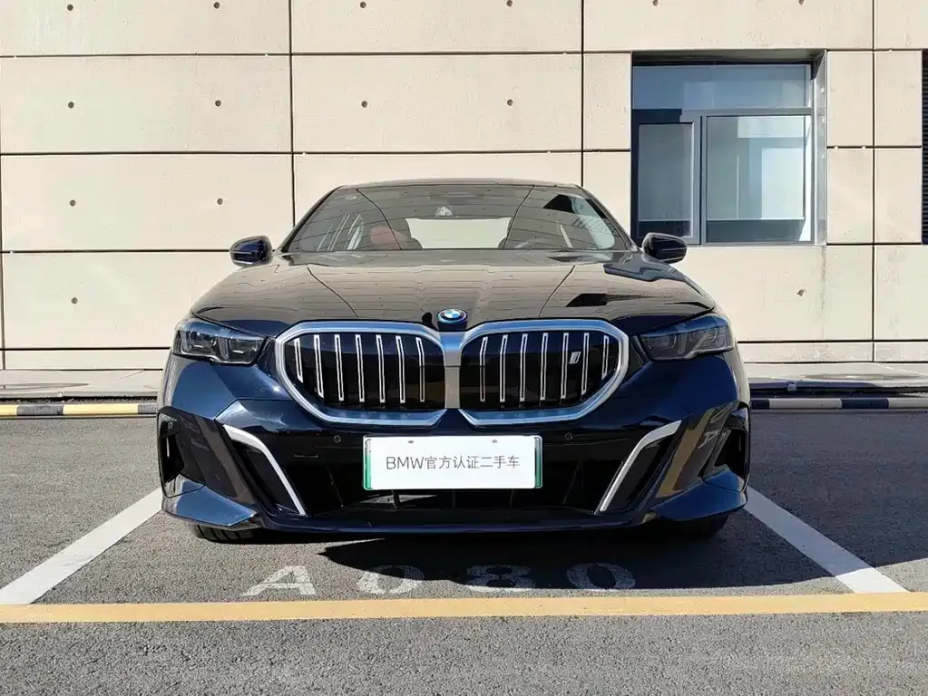 BMW i5 — фото 3