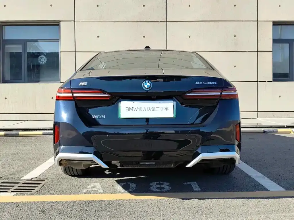 BMW i5 — фото 2