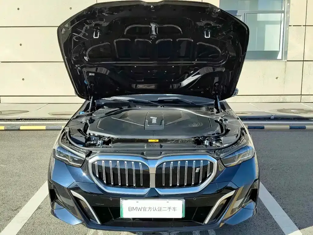 BMW i5 — фото 9