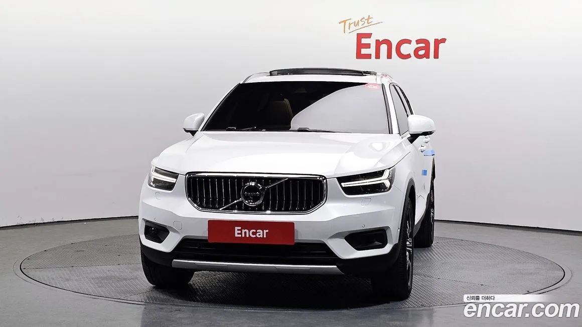 Volvo XC40 — фото 2