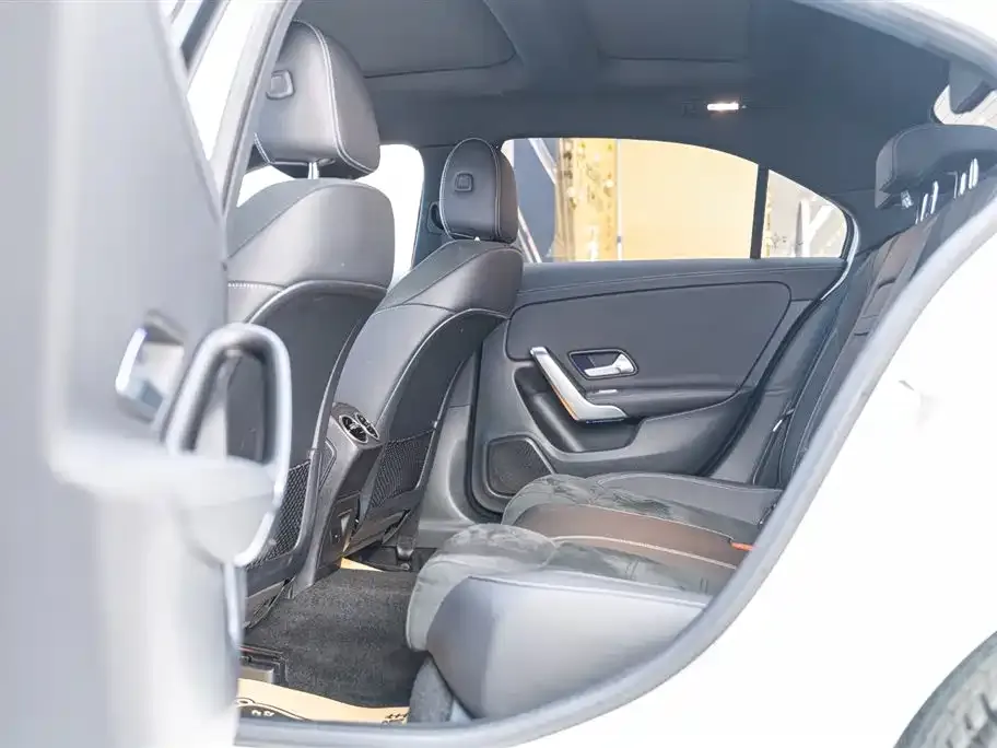 Mercedes-Benz A-Class 2023 из CN, фото 2