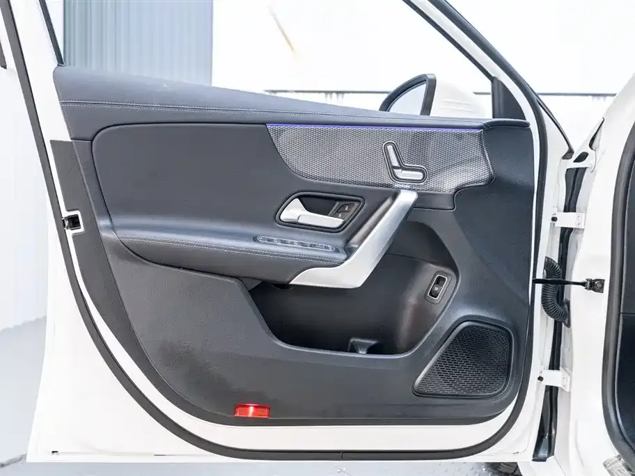 Mercedes-Benz A-Class 2023 из CN, фото 6